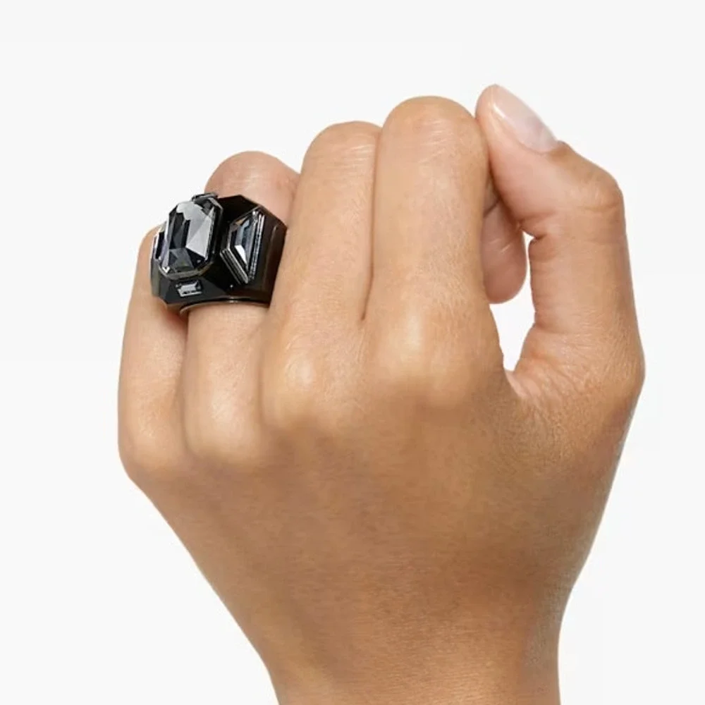 Swarovski Chroma cocktail ring Black, Ruthenium plated 52 EUR /  6 USA